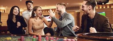 Antarmuka aplikasi jam350 menampilkan pasar sportsbook, live dealer, dan opsi deposit DANA, OVO, GoPay, ShopeePay, LinkAja, QRIS